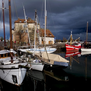 Bateaux et reflets devant la Lieutenance d'Honfleur  - France  - collection de photos clin d'oeil, catégorie paysages